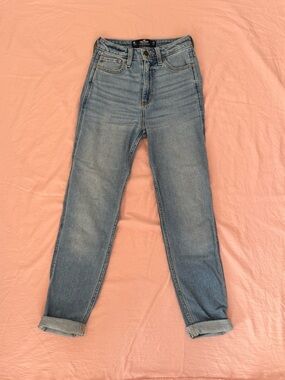 Hollister Light Blue Ultra High-Rise Mom Jean